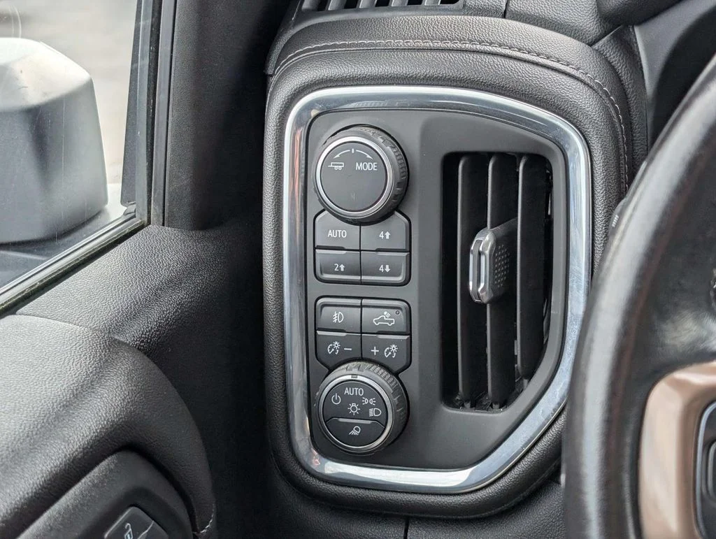 Used 2021 White Chevrolet High Country image 20
