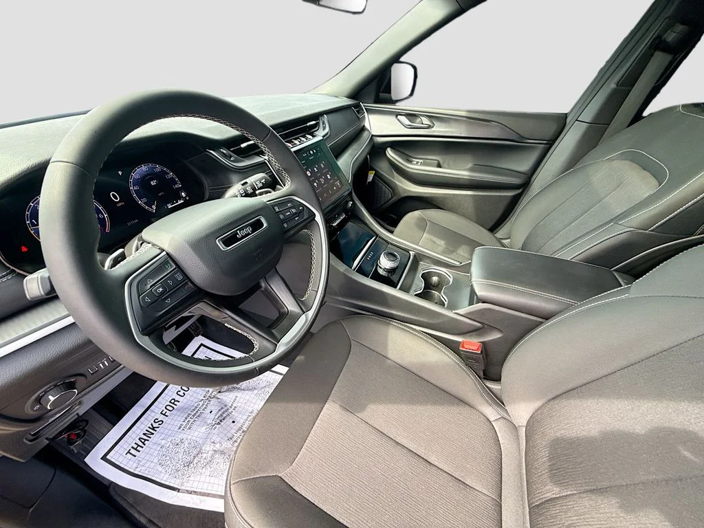 Used 2025 Gray Jeep Laredo image 27