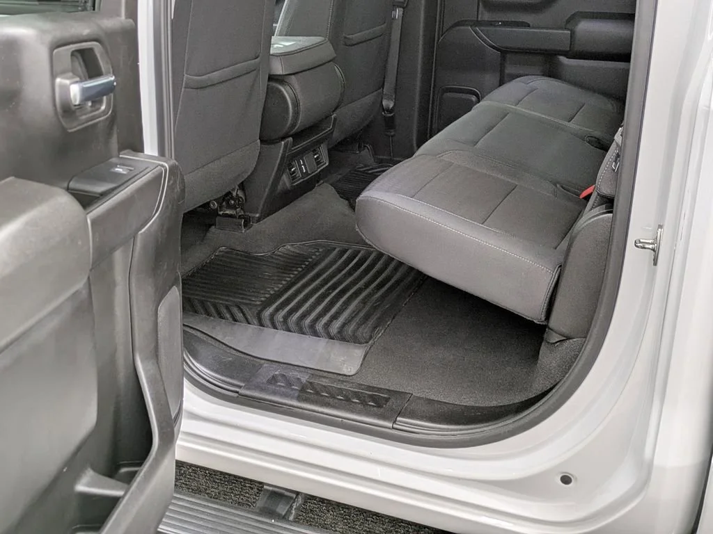 Used 2024 Summit White Chevrolet Custom image 23