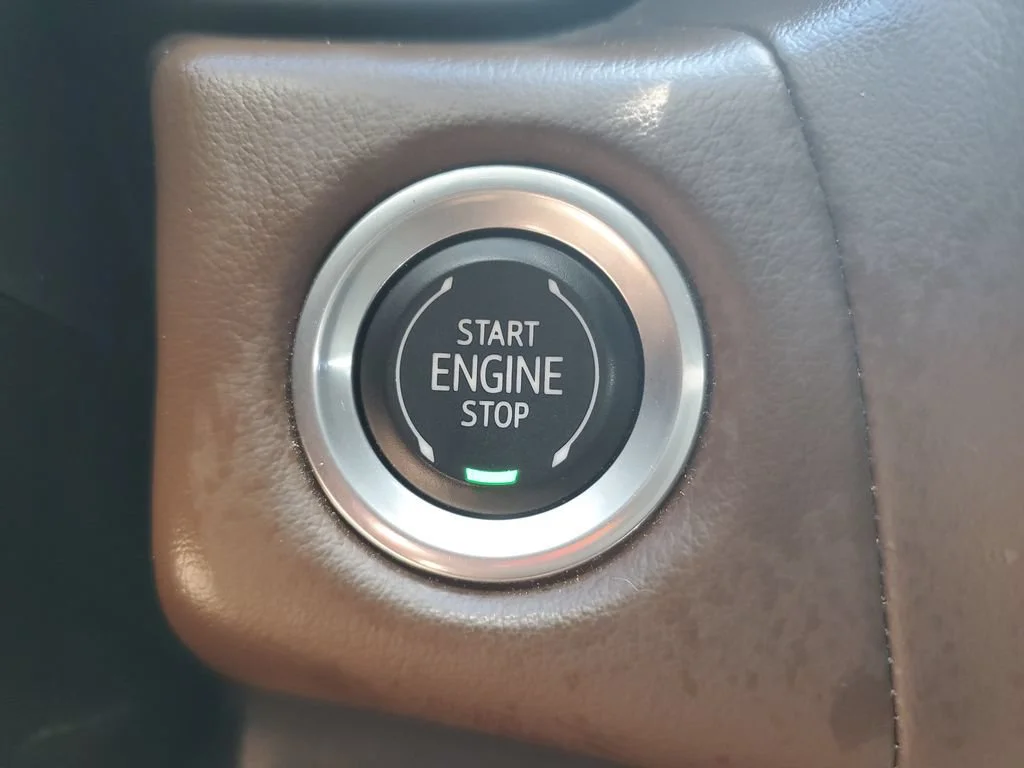 Used 2022 EMPIRE BEIGE METALLIC Chevrolet High Country image 27
