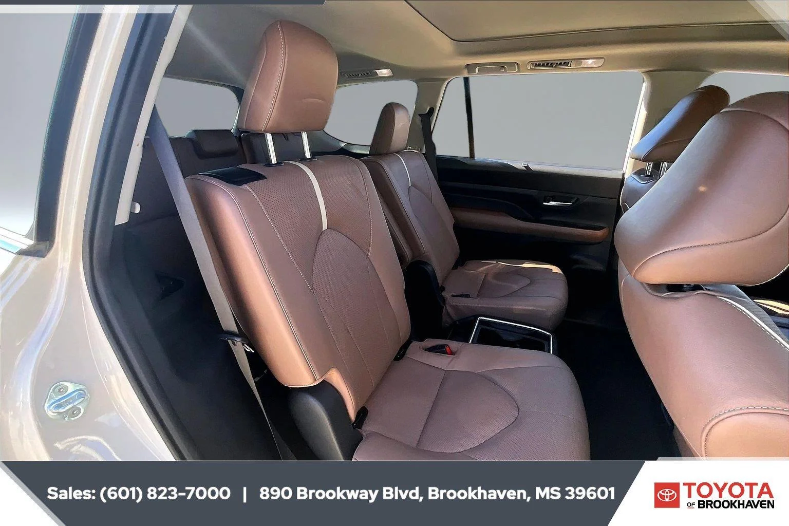 Used 2024 Coastal Cream Toyota Platinum image 20