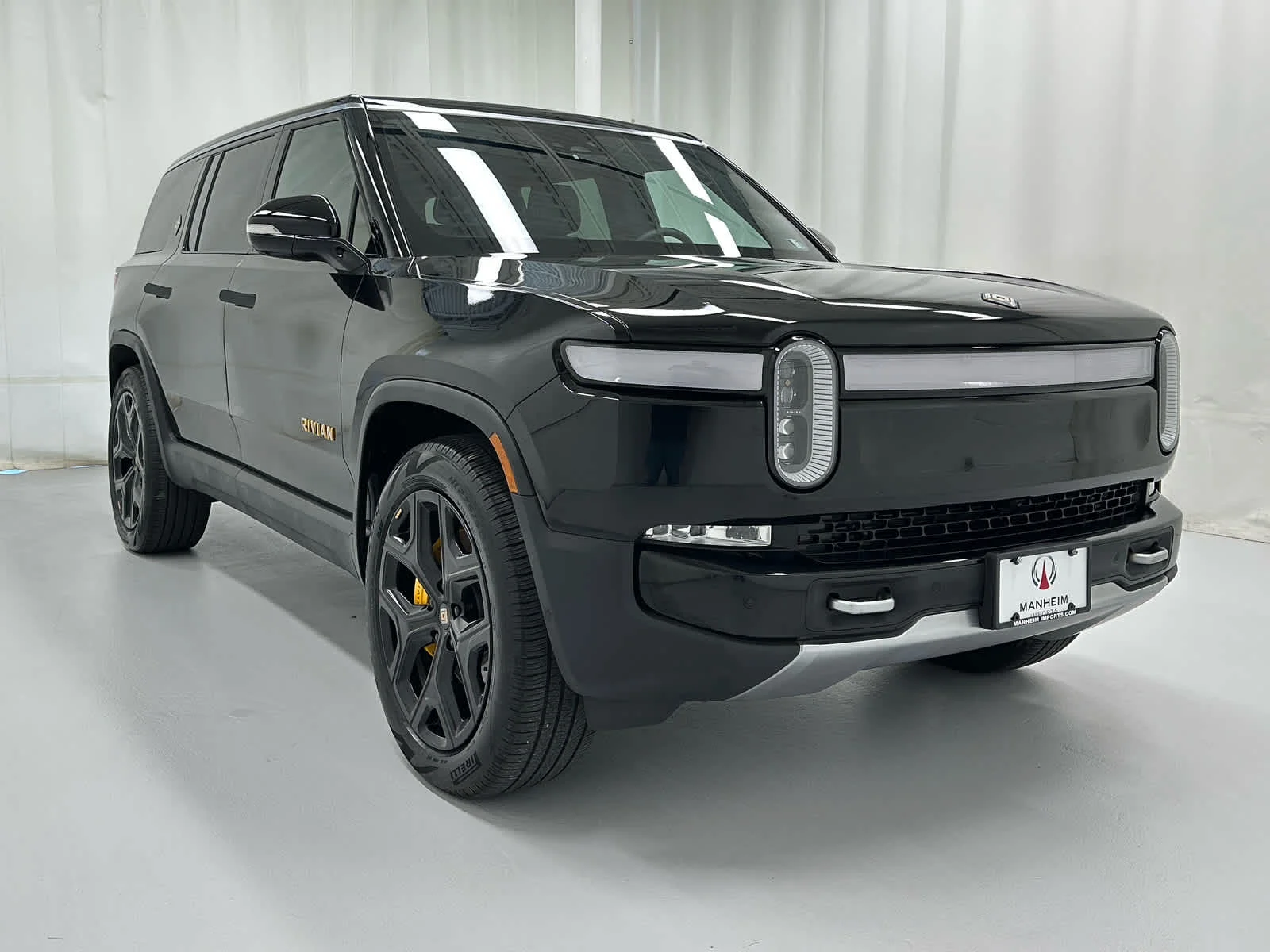 2023 Rivian R1S