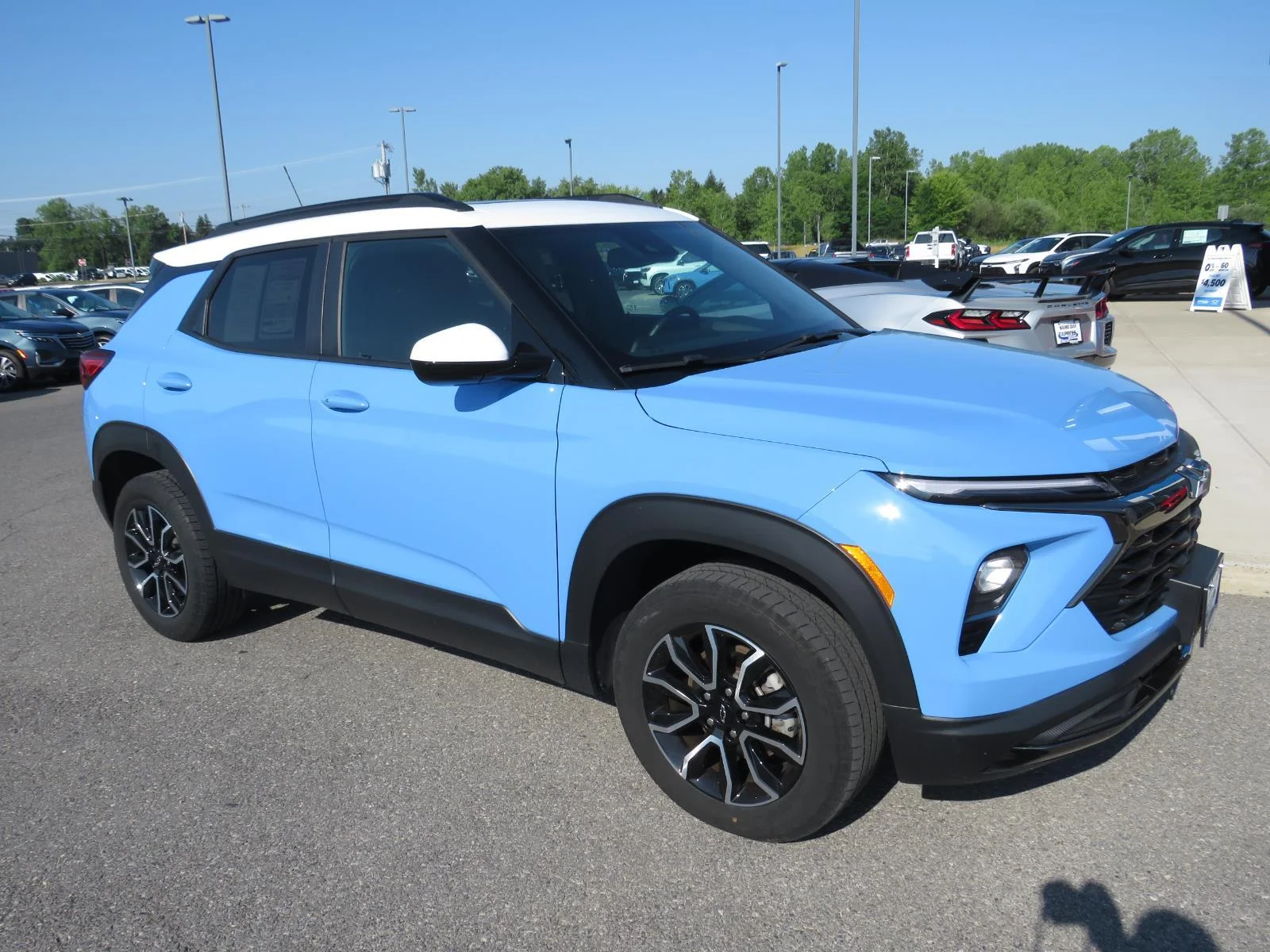 Used 2024 Fountain Blue Chevrolet ACTIV image 6