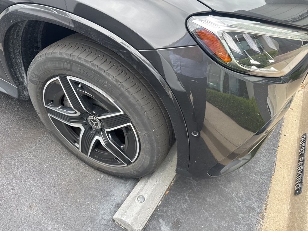Used 2023 Graphite Gray Metallic Mercedes-Benz GLC 300 image 18