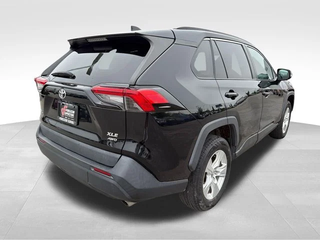 Used 2021 Black Toyota XLE image 7
