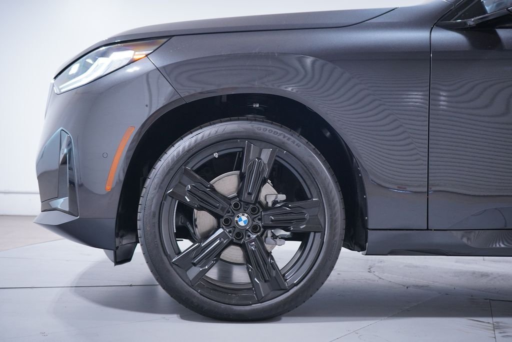 New 2026 Dark Graphite BMW 30 xDrive image 2