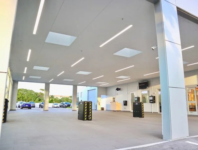 Used 2025 Summit White Chevrolet ACTIV image 31