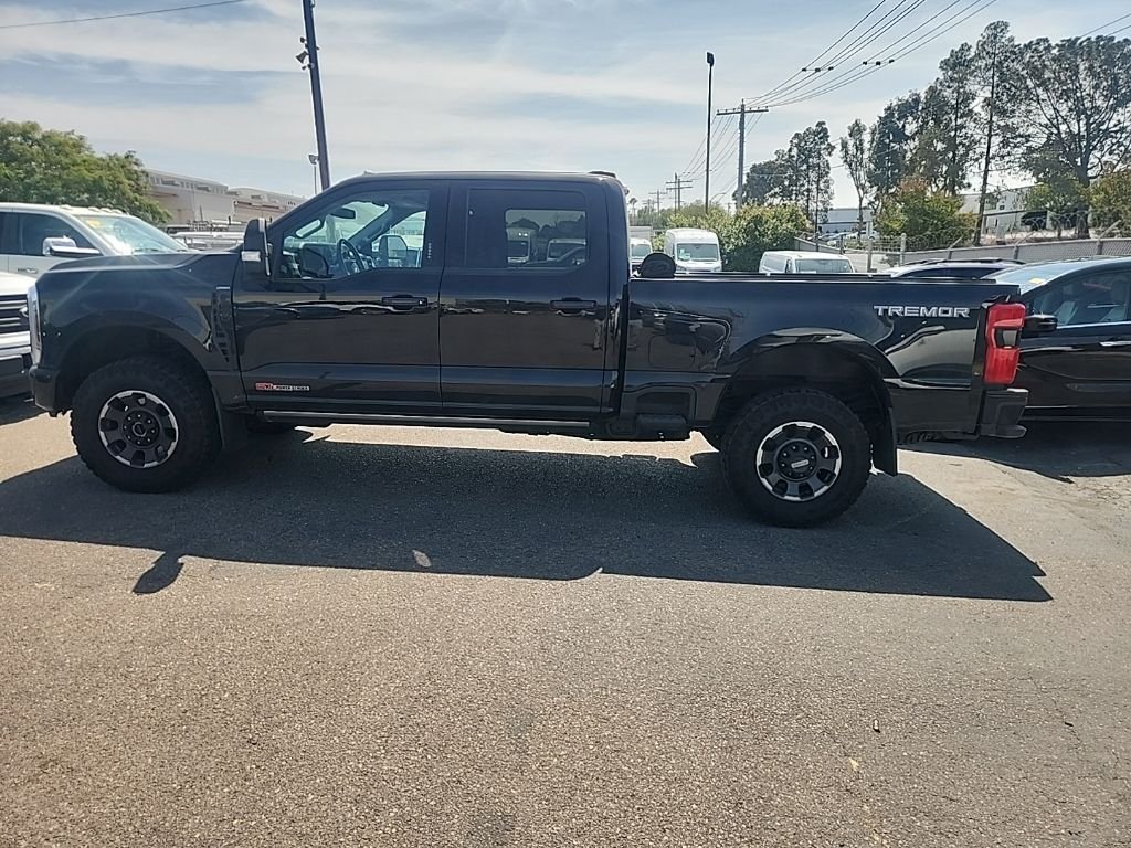 Used 2024 Agate Black Metallic Ford Lariat image 9