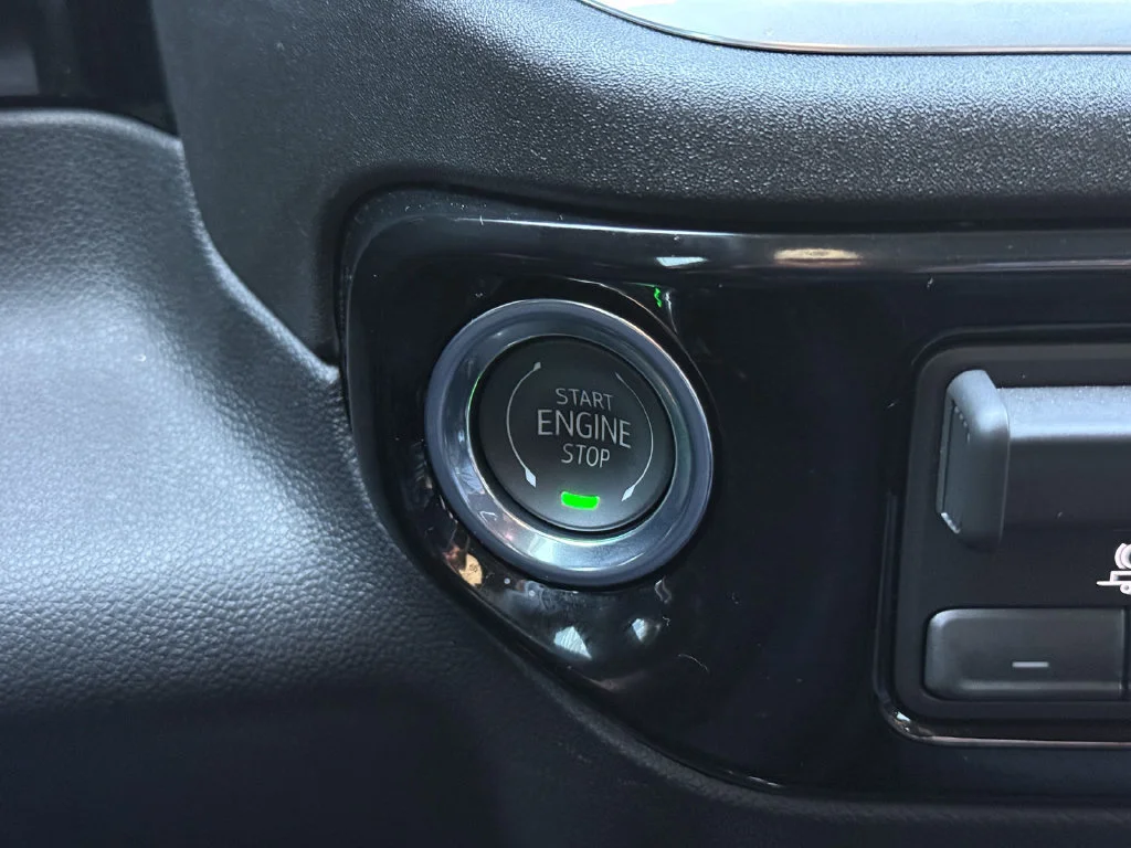 Used 2026 Summit White GMC Elevation image 29