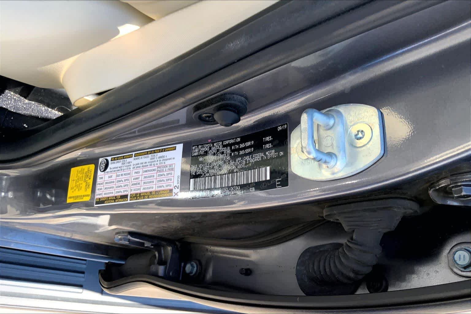 Used 2020 Nebula Gray Pearl Lexus Premium image 33