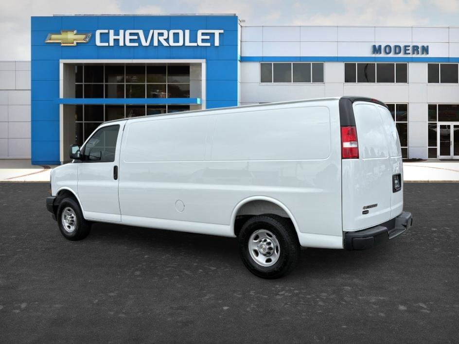 Used 2025 Summit White Chevrolet Work Van image 3