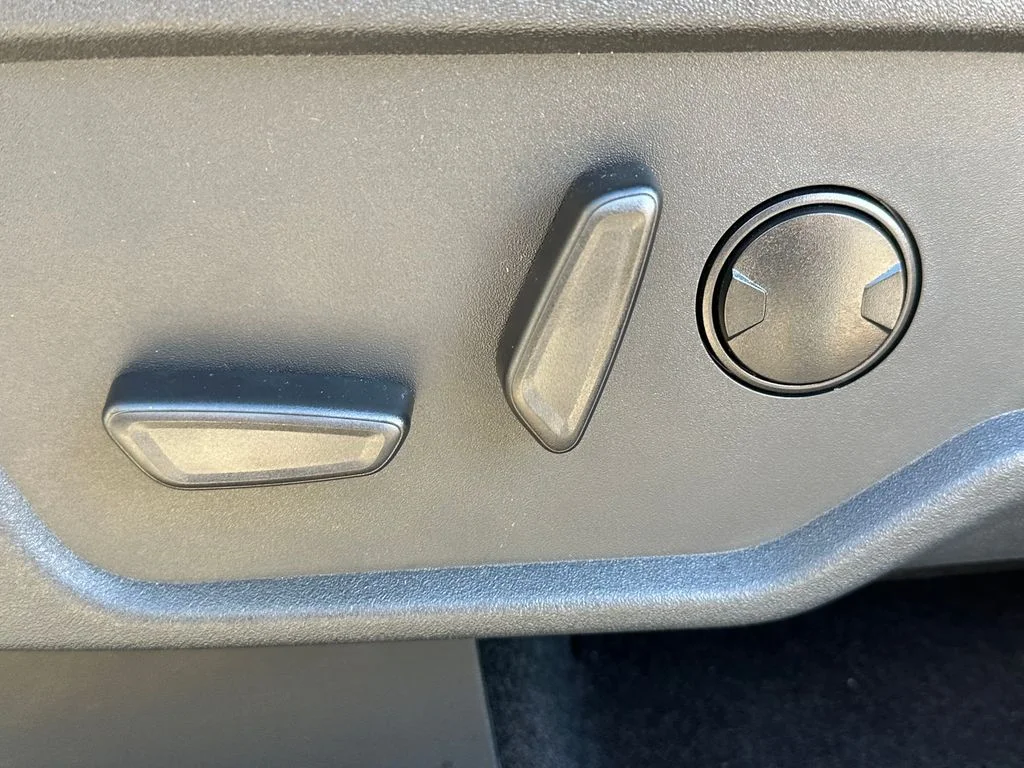 New 2024 Iconic Silver Metallic Ford Outer Banks® image 20