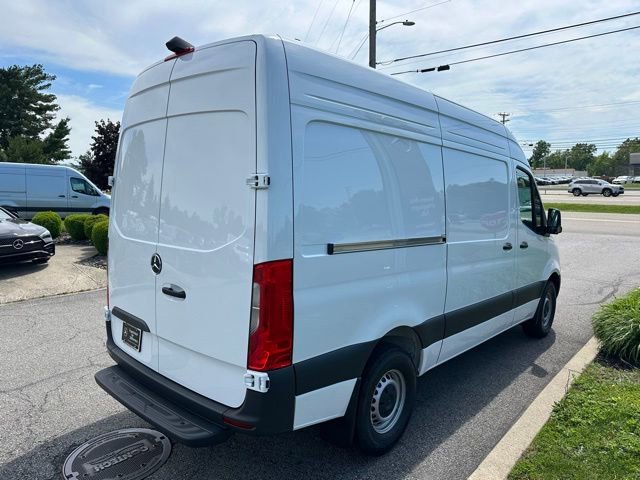 New 2026 Arctic White Mercedes-Benz Cargo 144 WB image 31