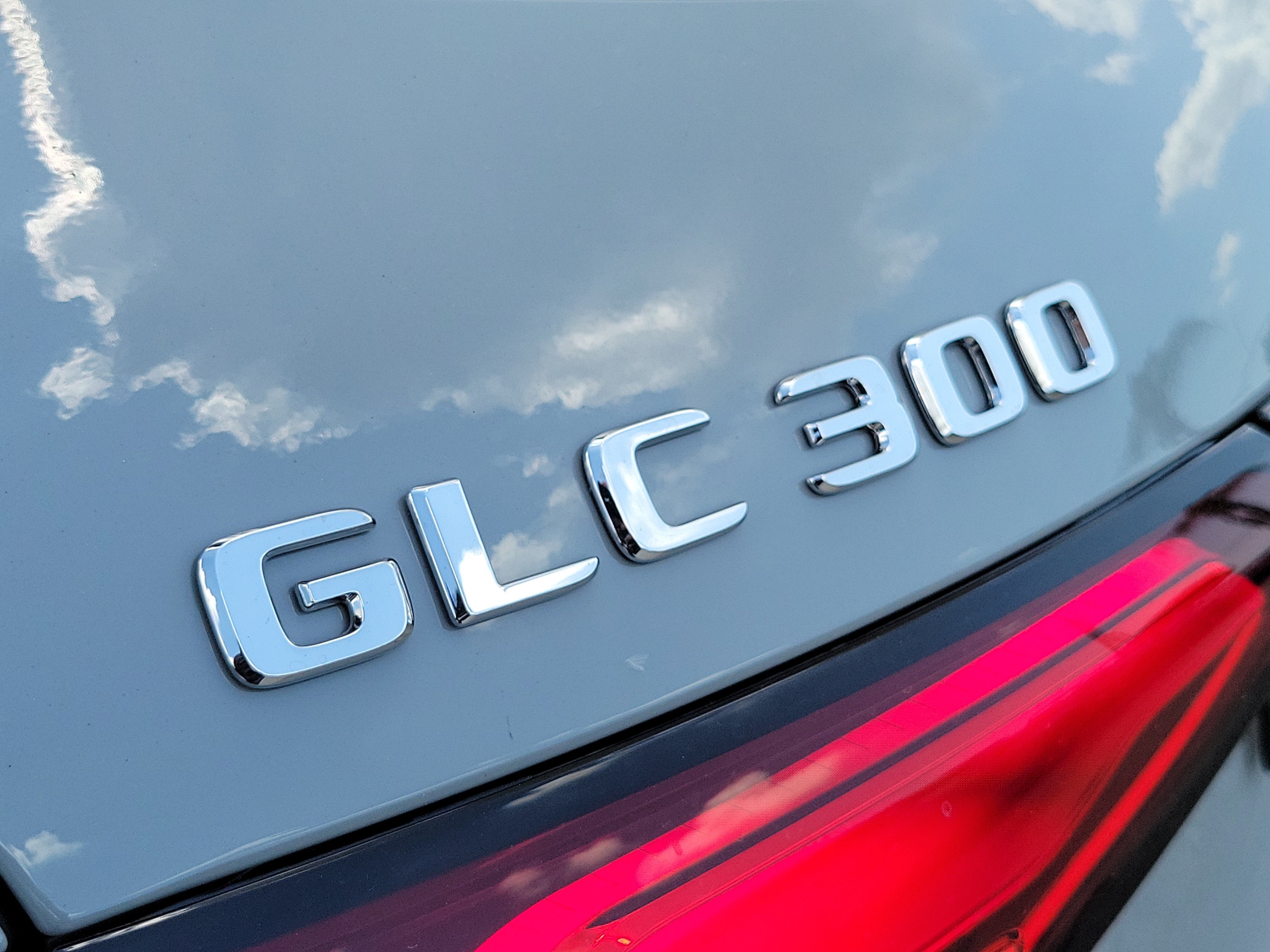 New 2026 MANUFAKTUR Alpine Grey Mercedes-Benz GLC 300 image 38
