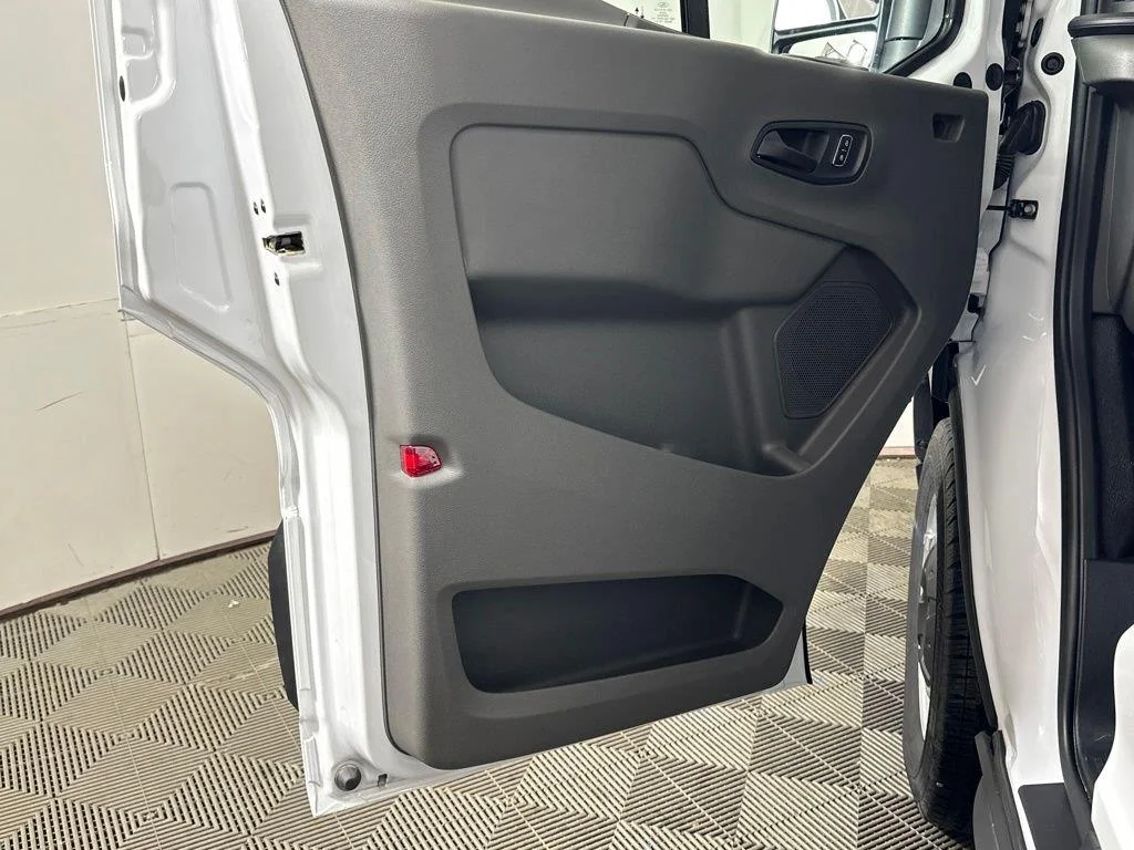 Used 2024 Oxford White Ford 250 image 15