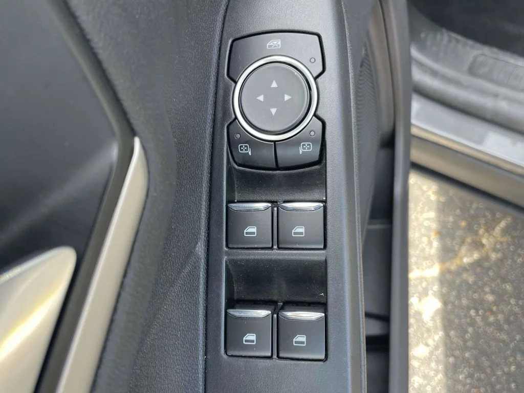Used 2022 Gray Ford SEL image 16