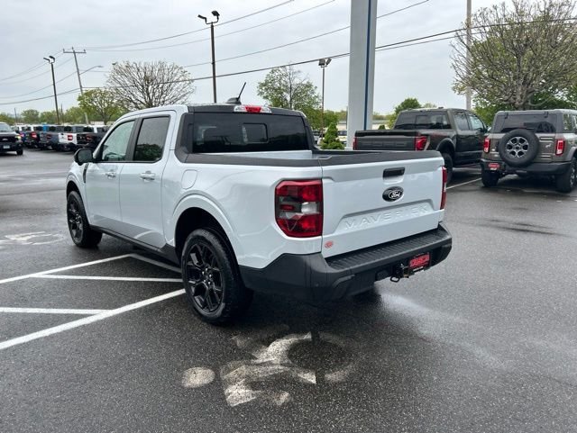 Used 2025 White Ford Lariat image 5