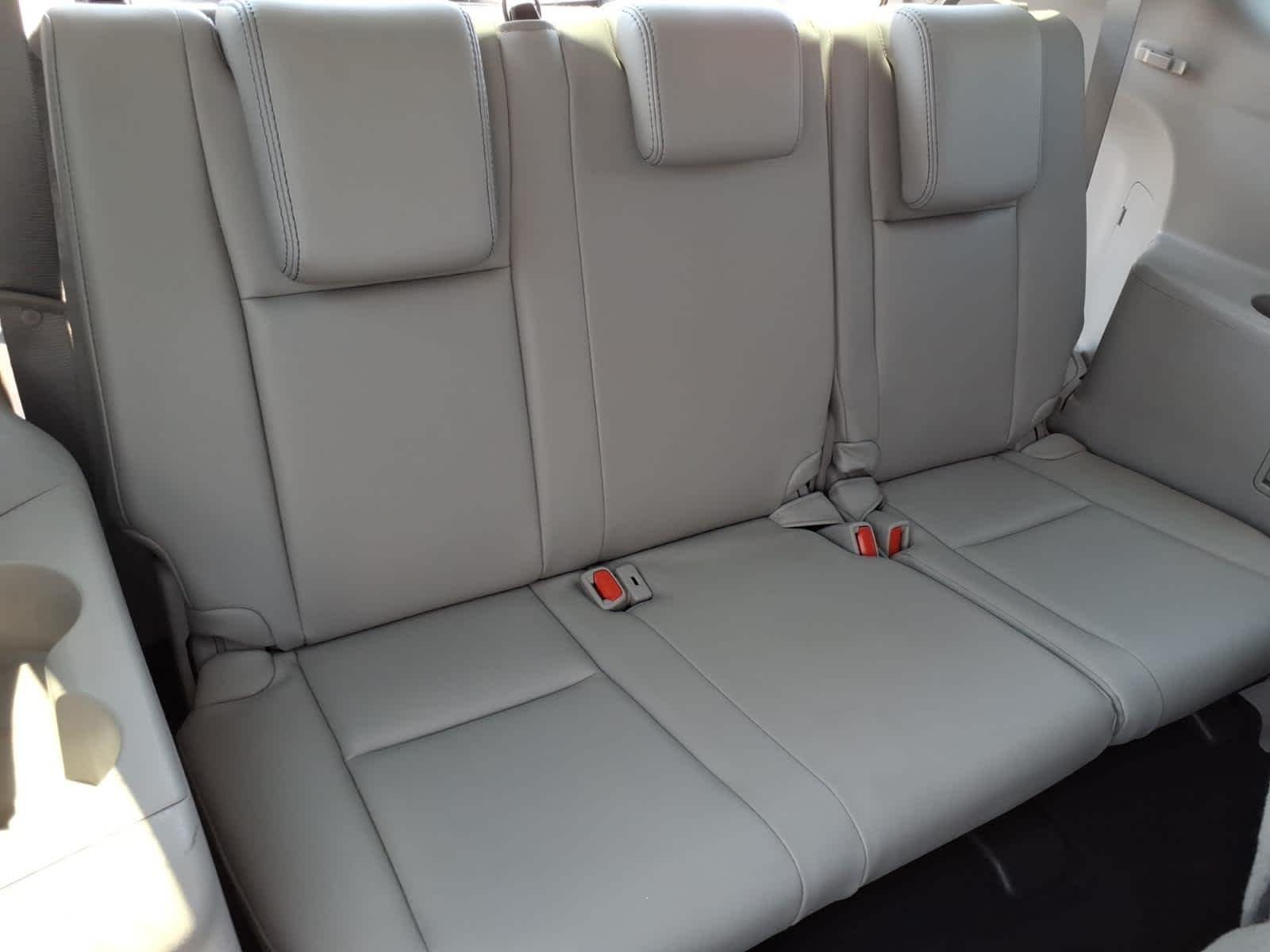 Used 2017 Blizzard Pearl Toyota XLE image 22