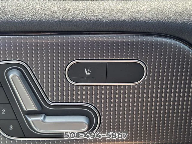 Used 2023 White Mercedes-Benz GLB 250 image 25