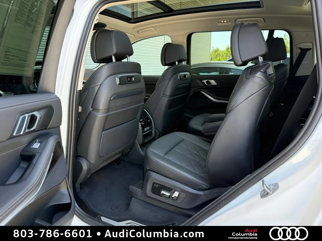 Used 2023 White BMW xDrive40i image 25