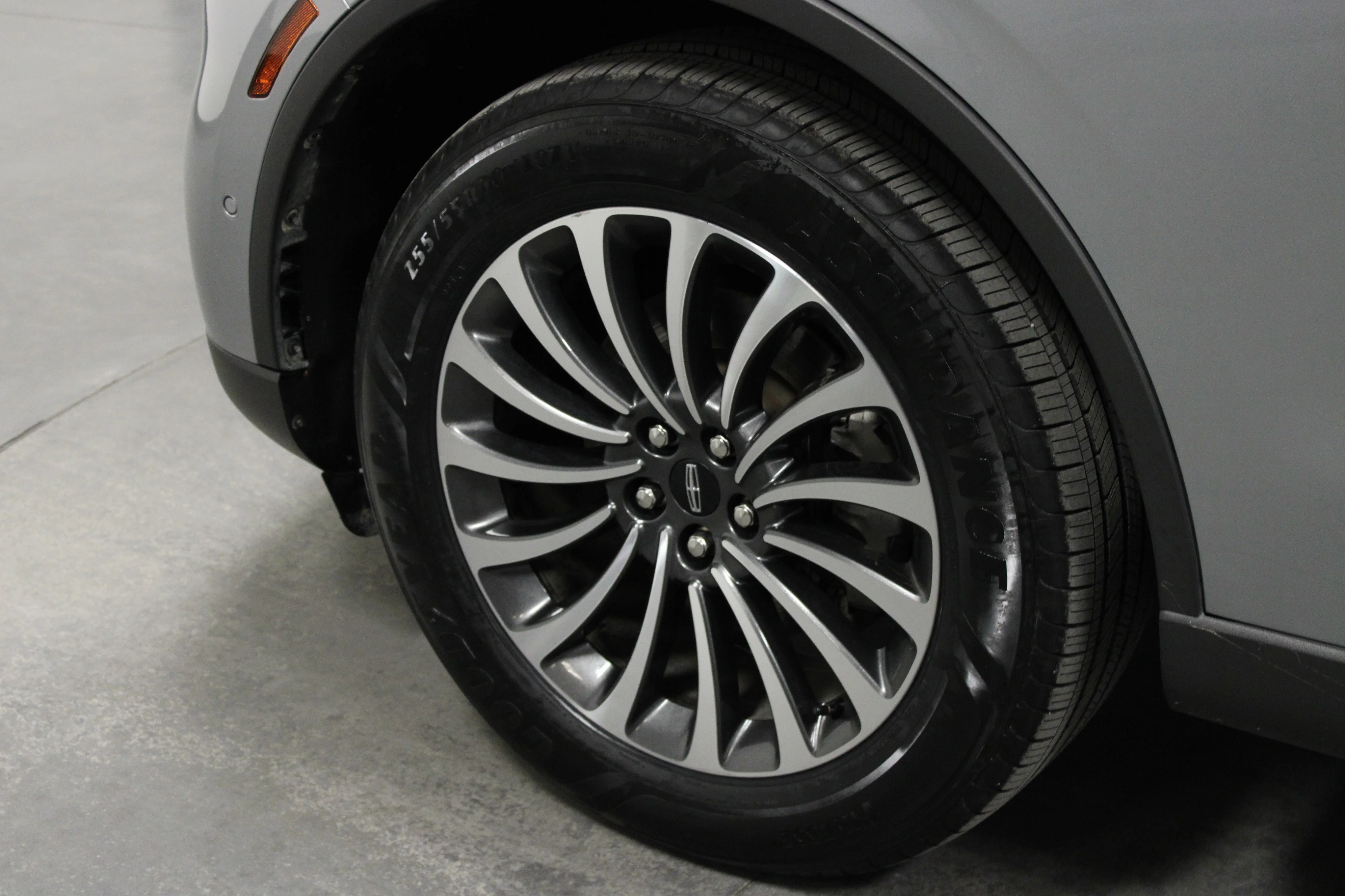 Used 2022 Radiance Metallic Lincoln Reserve image 10