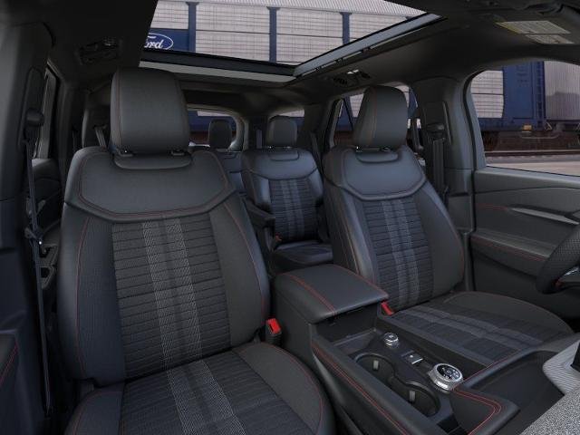 New 2026 Star White Metallic Tri-Coat Ford ST-Line image 33