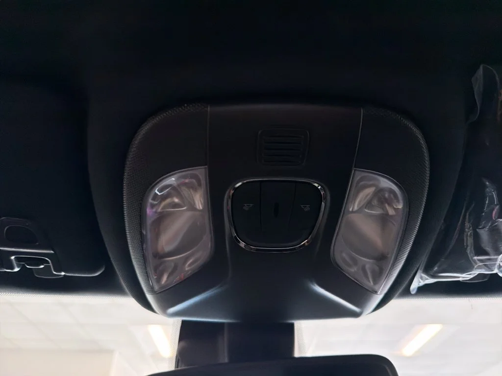 New 2027 Black Jeep Latitude image 17