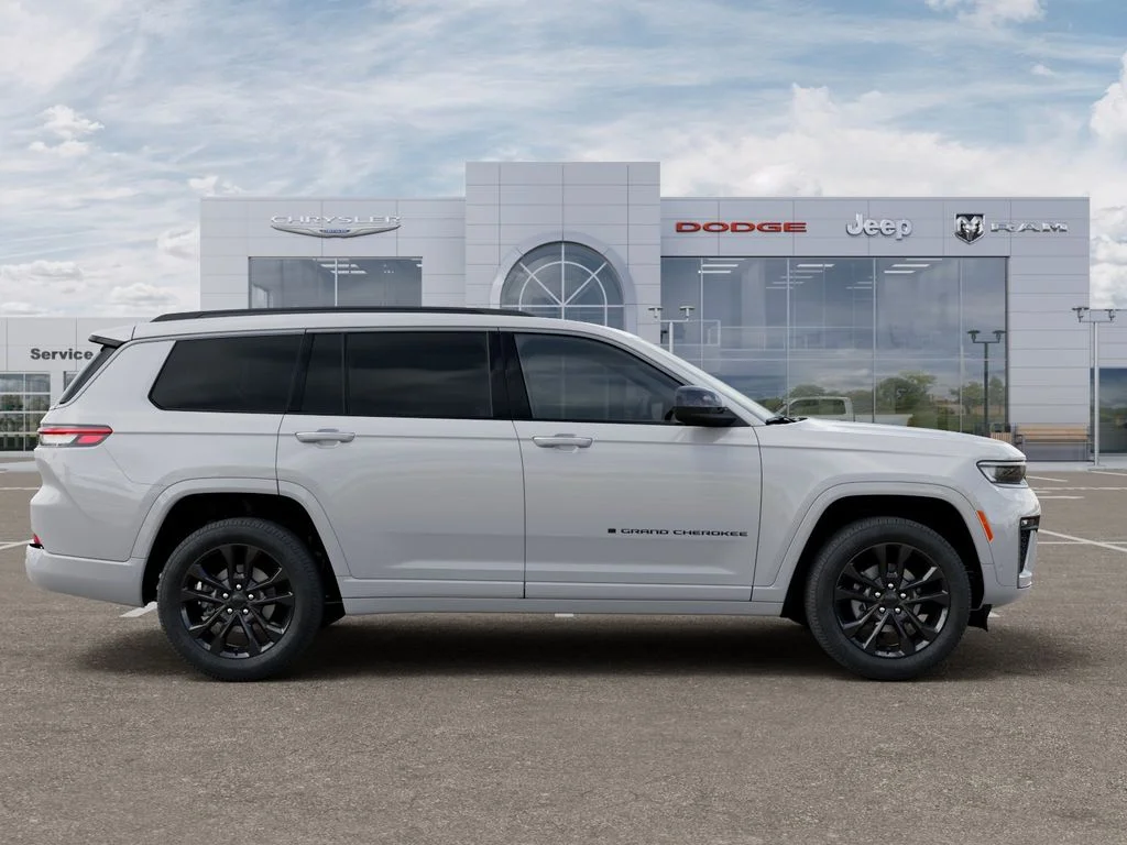 New 2026 Bright White Clear-Coat Exterior Paint Jeep Limited image 22