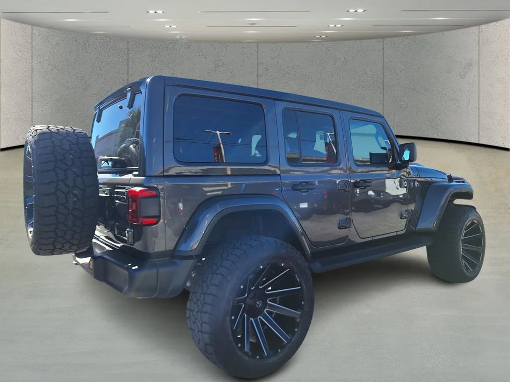 New 2026 Granite Crystal Metallic Clear-Coat Exterior Paint Jeep Sahara image 5