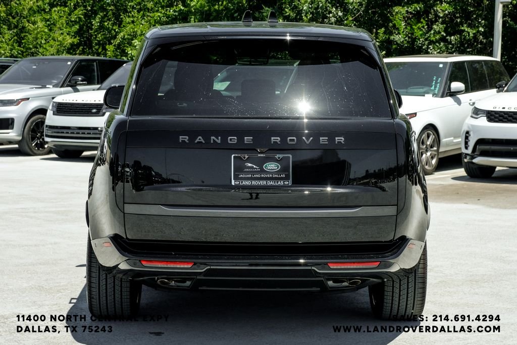 New 2026 Santorini Black Metallic Land Rover SE image 11