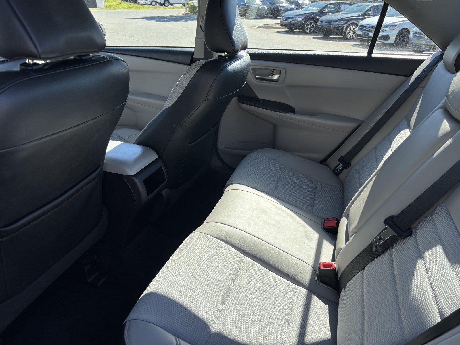 Used 2017 Blizzard Pearl Toyota SE image 25
