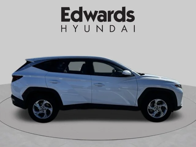Used 2024 White Hyundai SE image 5
