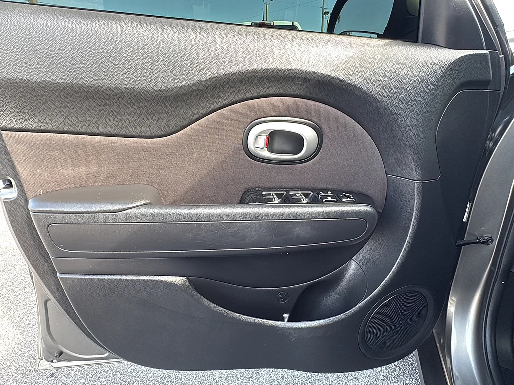 Used 2019 Titanium Gray Kia  image 30