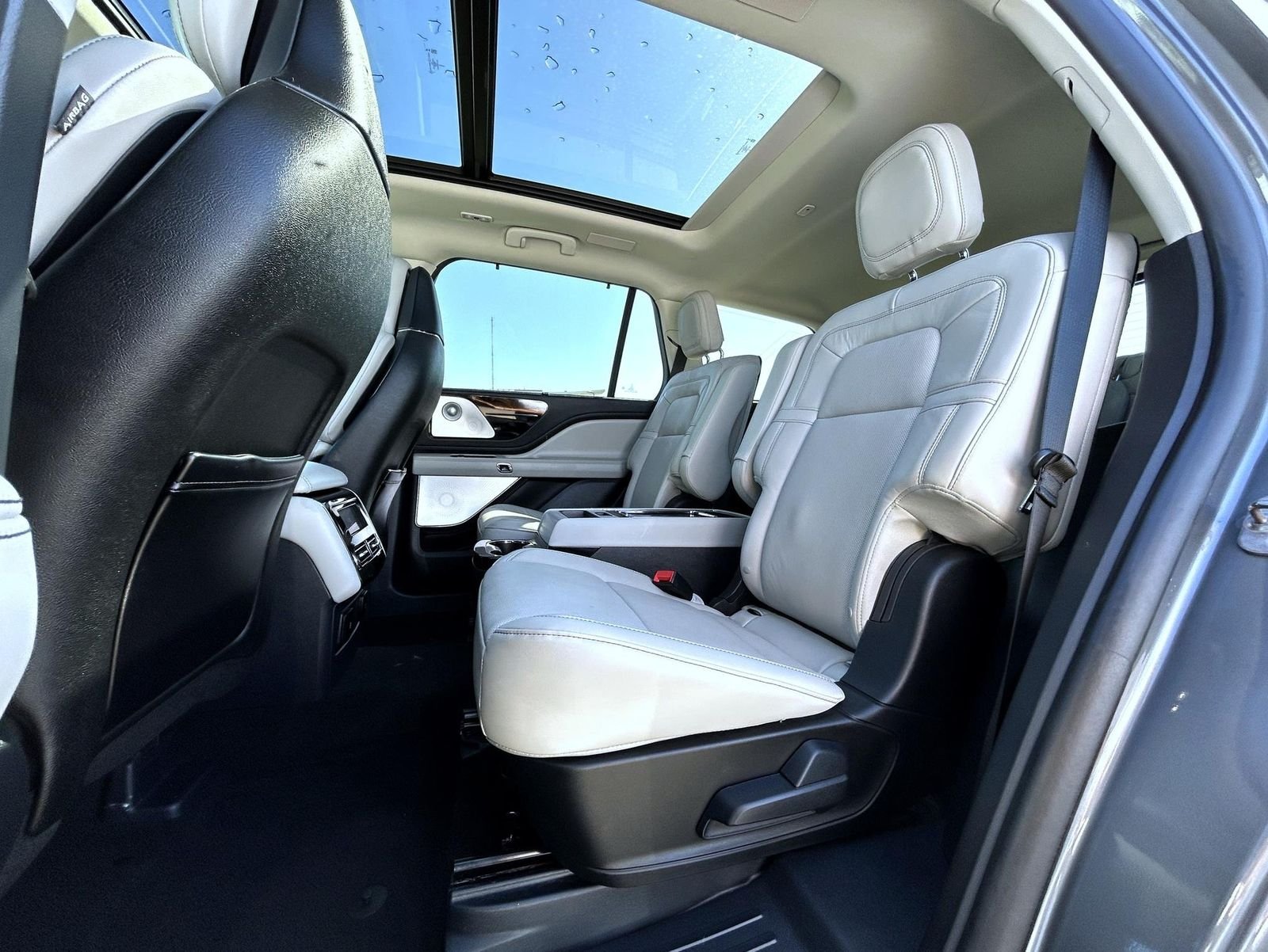 Used 2025 Gray Lincoln Reserve image 21