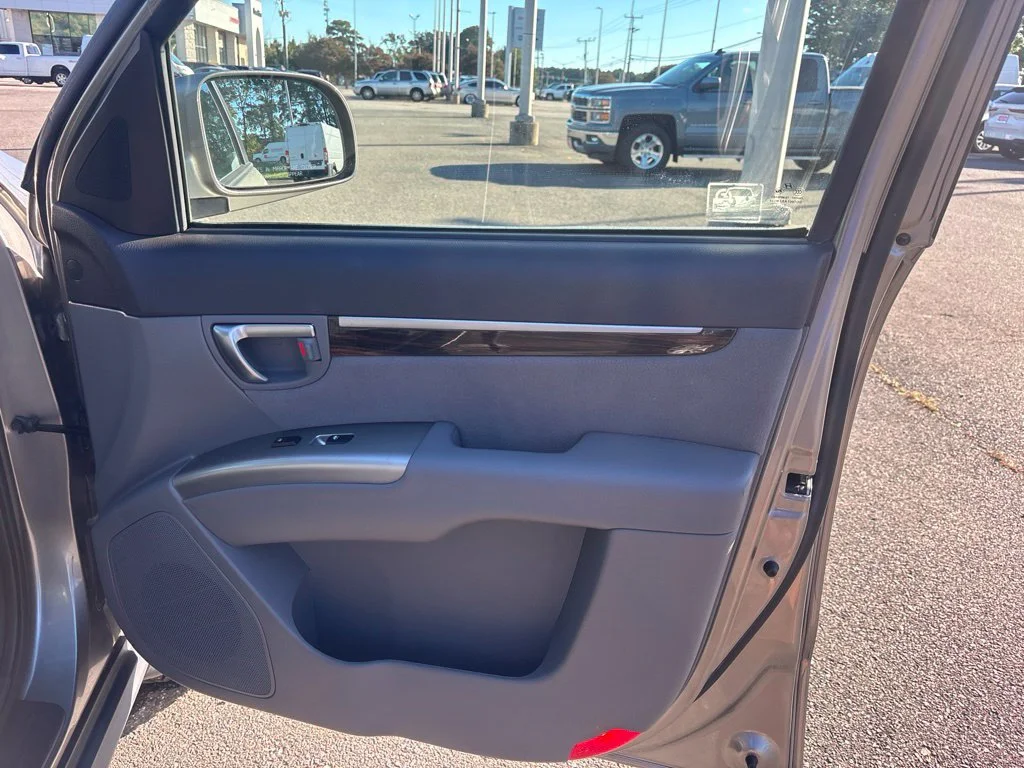 Used 2011 Gray Hyundai SE image 21