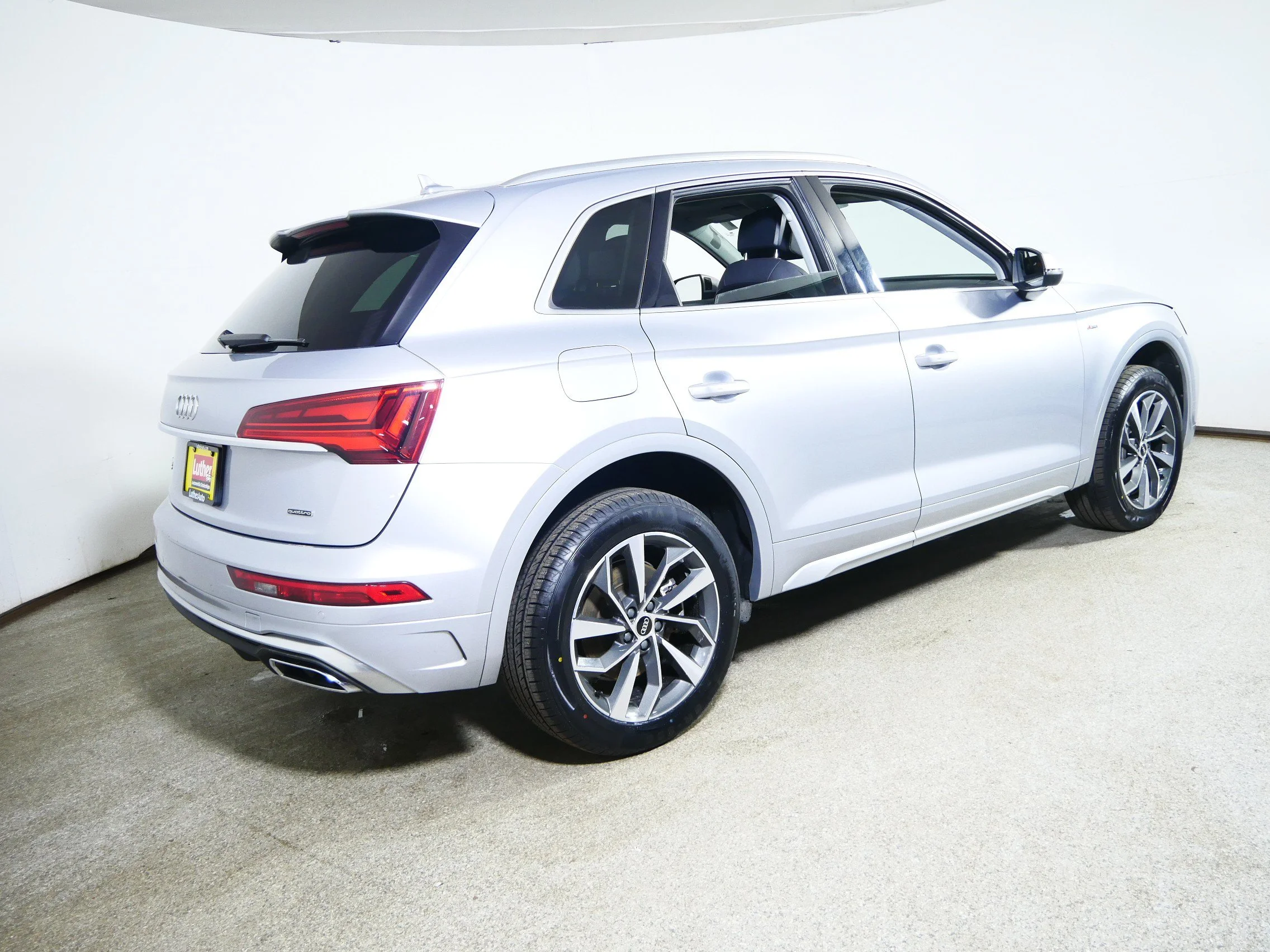 Used 2023 Florett Silver Metallic Audi S line Premium Plus image 7