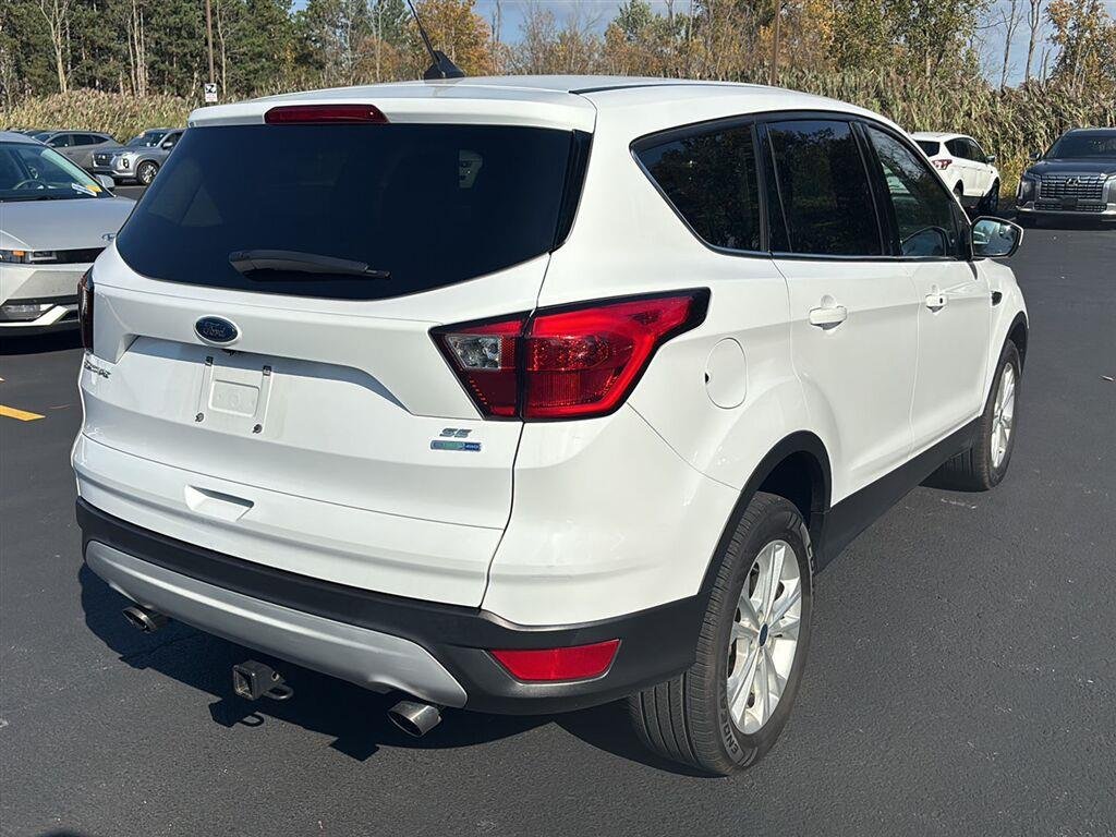 Used 2019 Oxford White Ford SE image 7