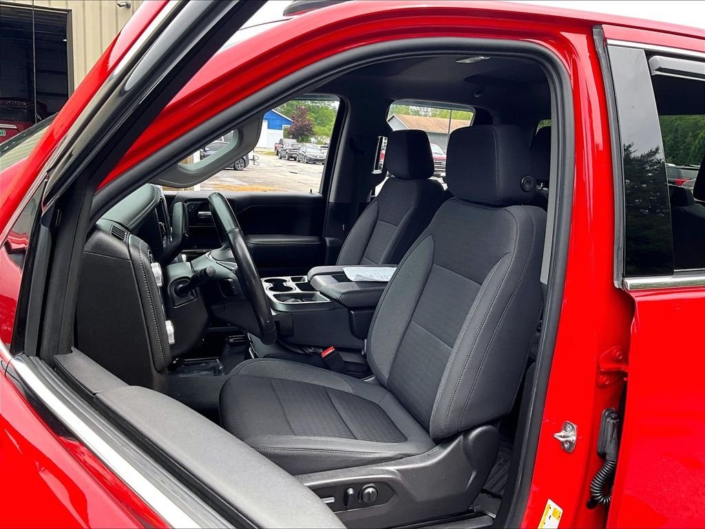 Used 2022 Cardinal Red GMC SLE image 10