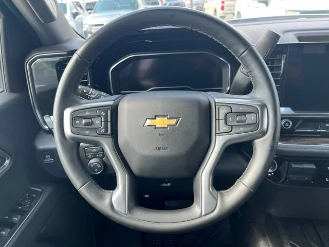 Used 2025 Summit White Chevrolet LT image 16