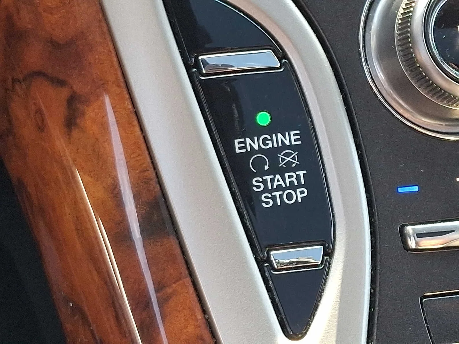 Used 2019 Black Lincoln Reserve image 23