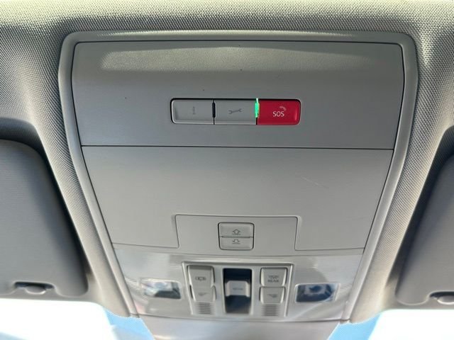 Used 2021 Blue Volkswagen SEL Premium image 36