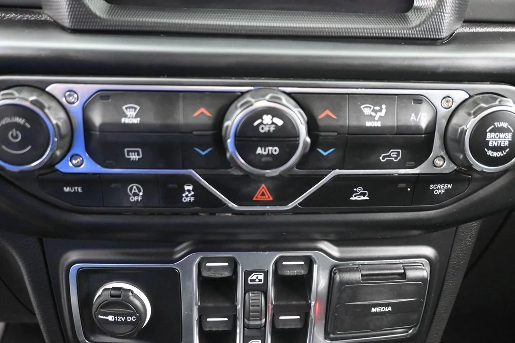 Used 2022 Black Jeep Unlimited Sport S image 19