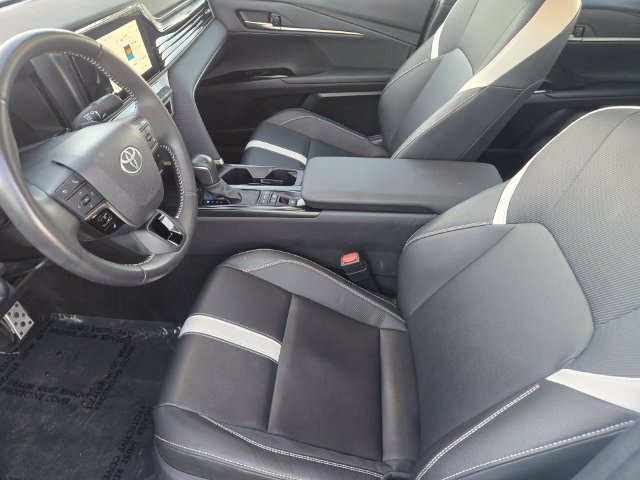 Used 2025 White Toyota SE image 15