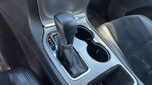 Used 2018 White Jeep Altitude image 29