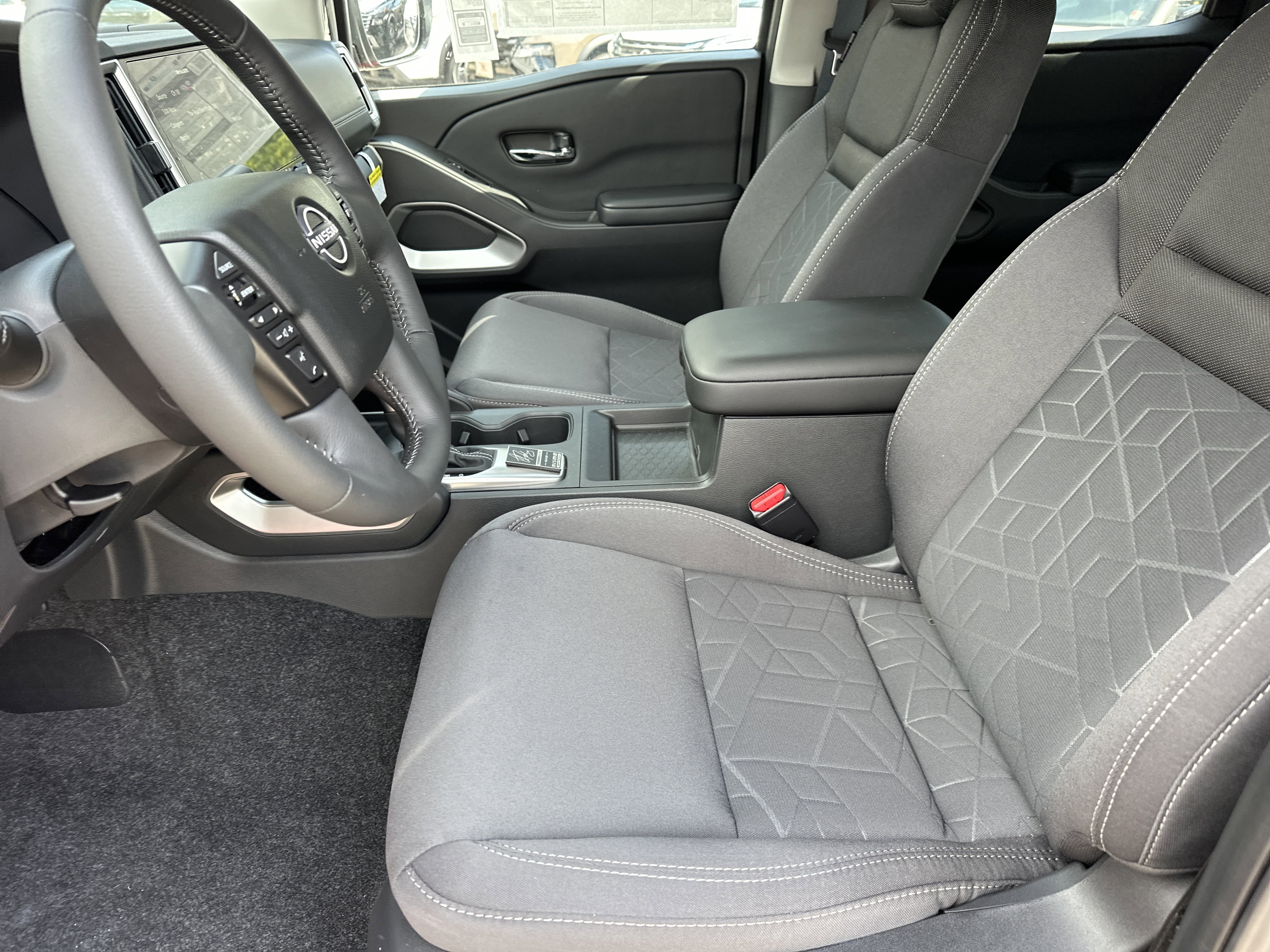 2025 Nissan Frontier SV - Photo 10