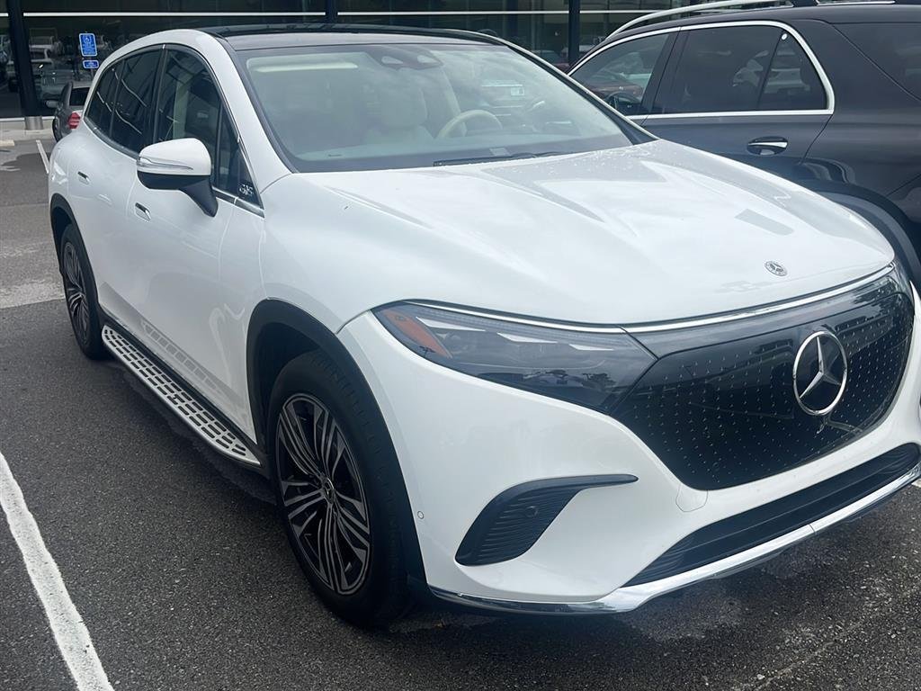 2023 Mercedes-Benz EQS SUV EQS 450+'s photo