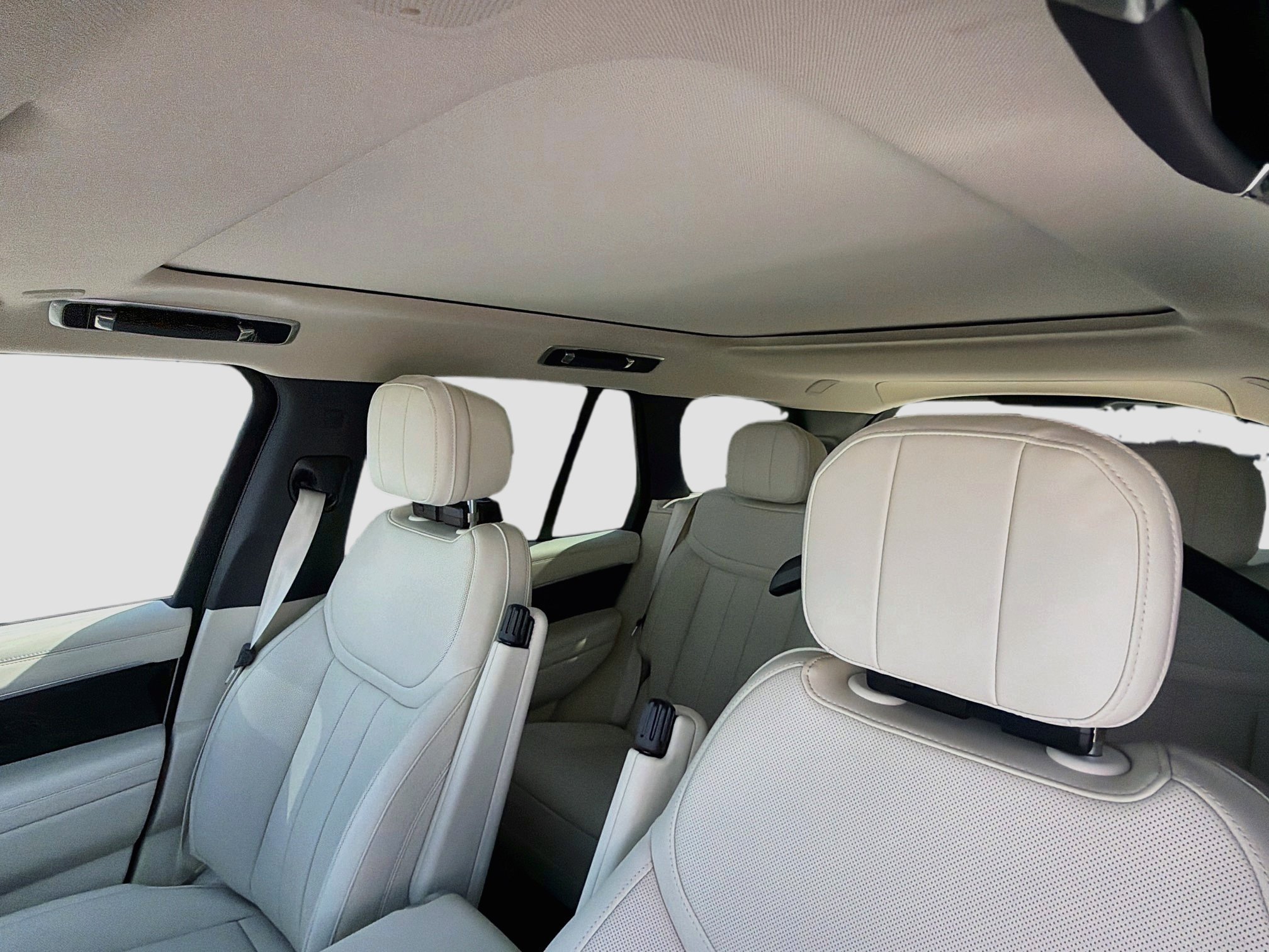 New 2027 Santorini Black LAND ROVER SE image 27