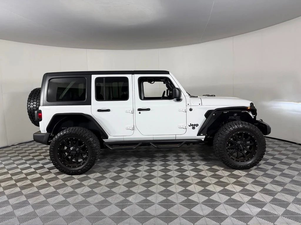 Used 2021 White Jeep Unlimited Willys image 4