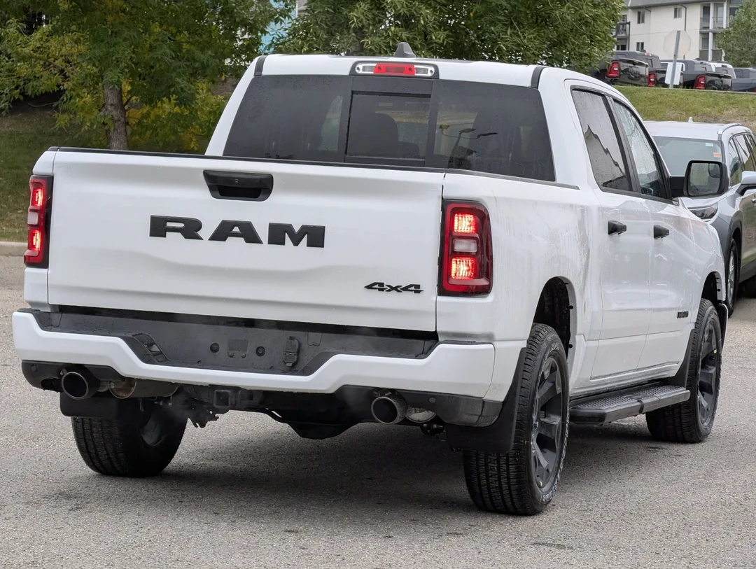 New 2026 White RAM Express - - 4x4 - 3.0L Hurricane Twin Turbo - Crew Cab - 64 Box & More! image 8