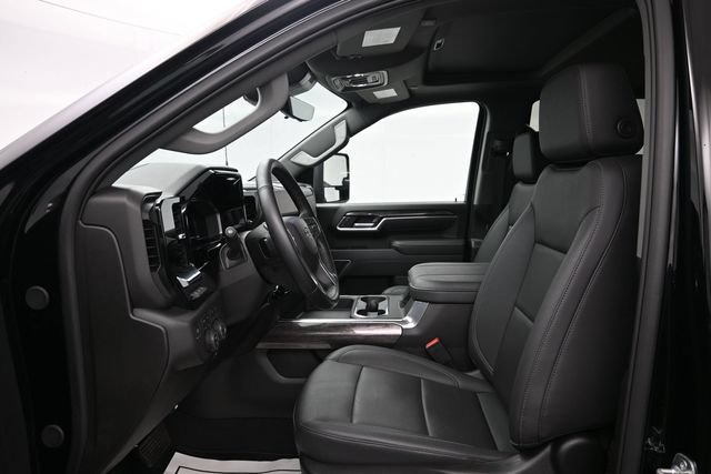 Used 2025 Black Chevrolet LTZ image 9